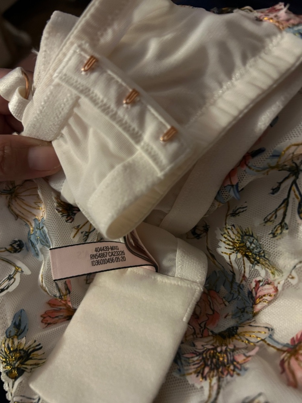 Victoria’s Secret White Lined Demi Floral Embroidered Underwire Bra- 36 DDD - Picture 4 of 4